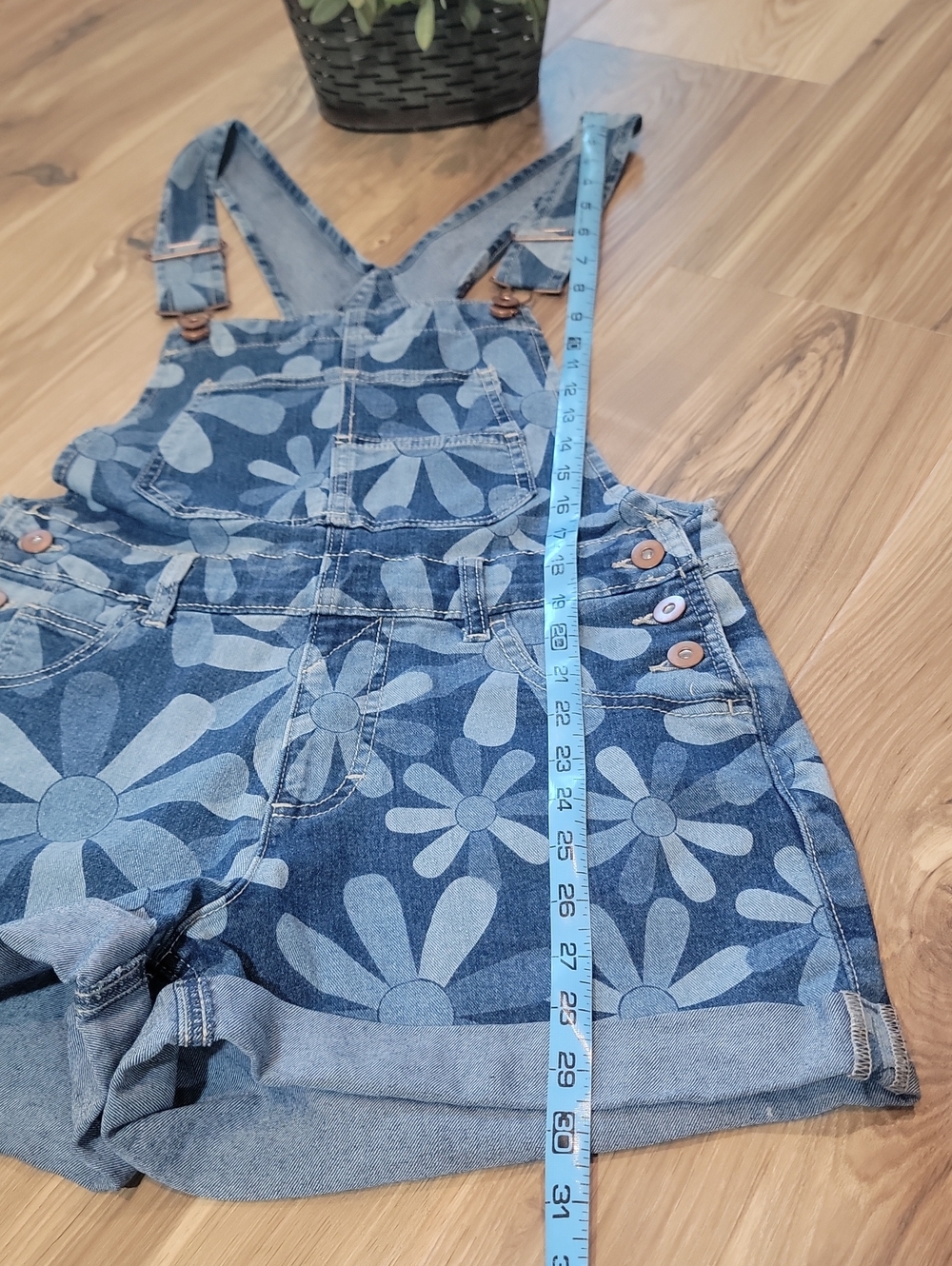 No Boundaries Blue Floral Denim Short Overalls - Picture 10 of 12